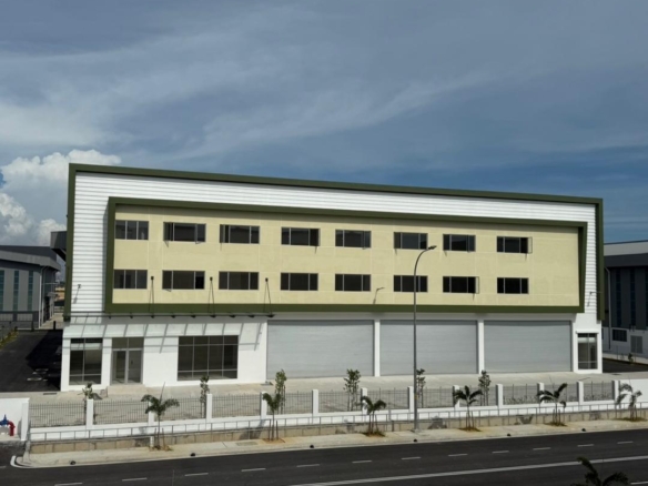 Detached Factory vs Semi-D Factory industrial property comparison guide